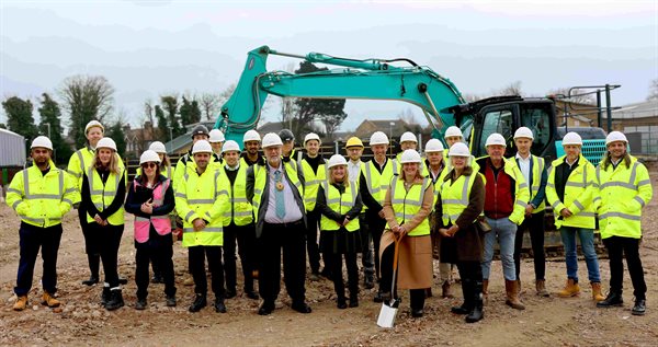 DealLeisureCentre2.GroupShot2a